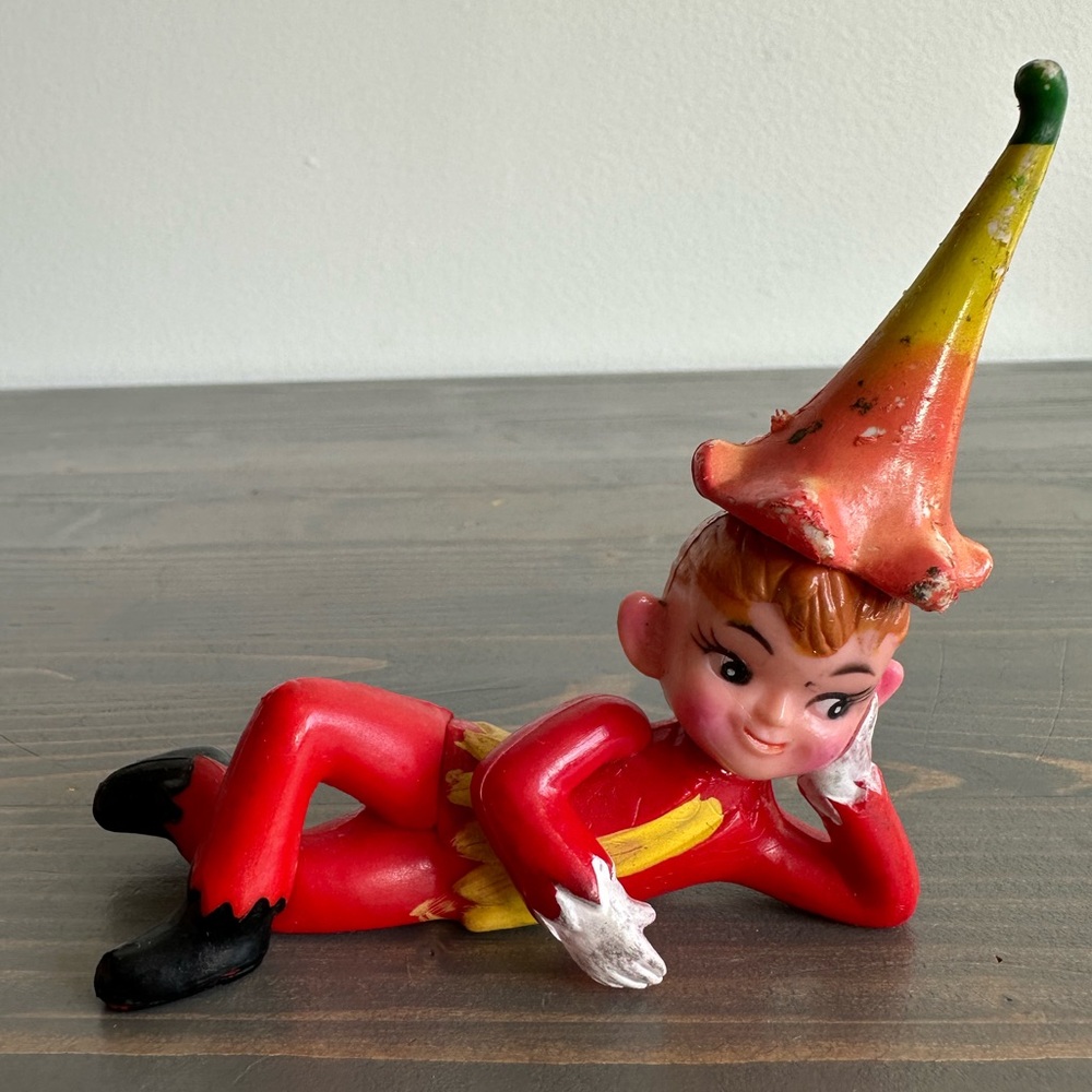 Vintage rubber pixie ❤️🧡💛💚